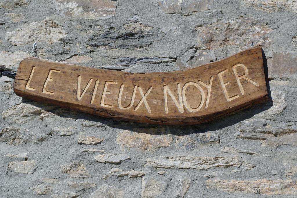 Le Vieux Noyer - Appartamenti Al Verde Villaggio Di Rumiod Saint-Pierre Exterior photo