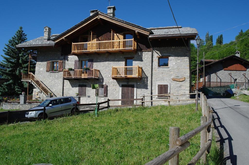 Le Vieux Noyer - Appartamenti Al Verde Villaggio Di Rumiod Saint-Pierre Exterior photo